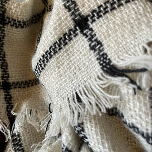 Scarves - Picture 3 of 5